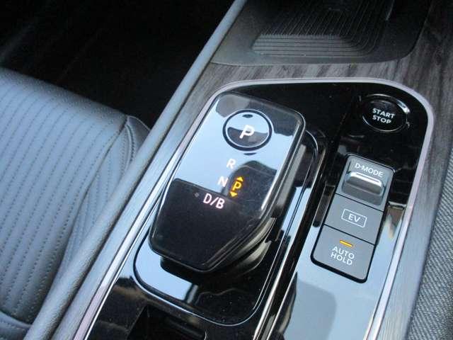 オーラ １．２　Ｇ　レザーエディション　日産純正メーカーナビ　プロパイロット　スマ－トキ－　整備記録簿　盗難防止装置　ＥＴＣ車載器　ＡＨＢ　元試乗車　ＬＥＤライト　ナビ＆ＴＶ　追従式クルーズコントロール　レーンキープ　アルミホイール　ＡＢＳ（14枚目）