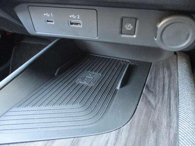 オーラ １．２　Ｇ　レザーエディション　日産純正メーカーナビ　プロパイロット　スマ－トキ－　整備記録簿　盗難防止装置　ＥＴＣ車載器　ＡＨＢ　元試乗車　ＬＥＤライト　ナビ＆ＴＶ　追従式クルーズコントロール　レーンキープ　アルミホイール　ＡＢＳ（16枚目）