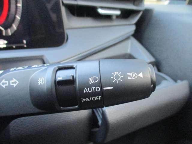 オーラ １．２　Ｇ　レザーエディション　日産純正メーカーナビ　プロパイロット　スマ－トキ－　整備記録簿　盗難防止装置　ＥＴＣ車載器　ＡＨＢ　元試乗車　ＬＥＤライト　ナビ＆ＴＶ　追従式クルーズコントロール　レーンキープ　アルミホイール　ＡＢＳ（23枚目）