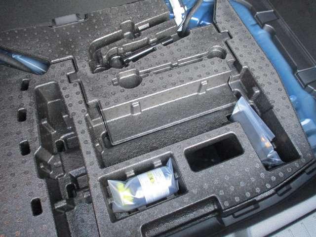 オーラ １．２　Ｇ　レザーエディション　日産純正メーカーナビ　プロパイロット　スマ－トキ－　整備記録簿　盗難防止装置　ＥＴＣ車載器　ＡＨＢ　元試乗車　ＬＥＤライト　ナビ＆ＴＶ　追従式クルーズコントロール　レーンキープ　アルミホイール　ＡＢＳ（47枚目）