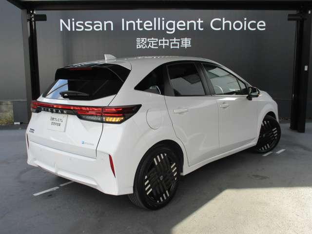 オーラ １．２　Ｇ　レザーエディション　日産純正メモリーナビ　プロパイロット　スマ－トキ－　整備記録簿　盗難防止装置　ＥＴＣ車載器　ＡＨＢ　元試乗車　ナビ　追従式クルーズコントロール　レーンキープ　アルミホイール　エアバッグ　エアコン（4枚目）