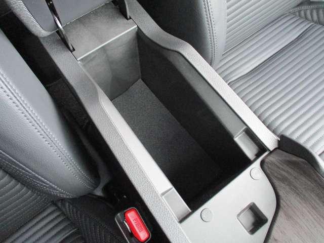 オーラ １．２　Ｇ　レザーエディション　日産純正メモリーナビ　プロパイロット　スマ－トキ－　整備記録簿　盗難防止装置　ＥＴＣ車載器　ＡＨＢ　元試乗車　ナビ　追従式クルーズコントロール　レーンキープ　アルミホイール　エアバッグ　エアコン（21枚目）