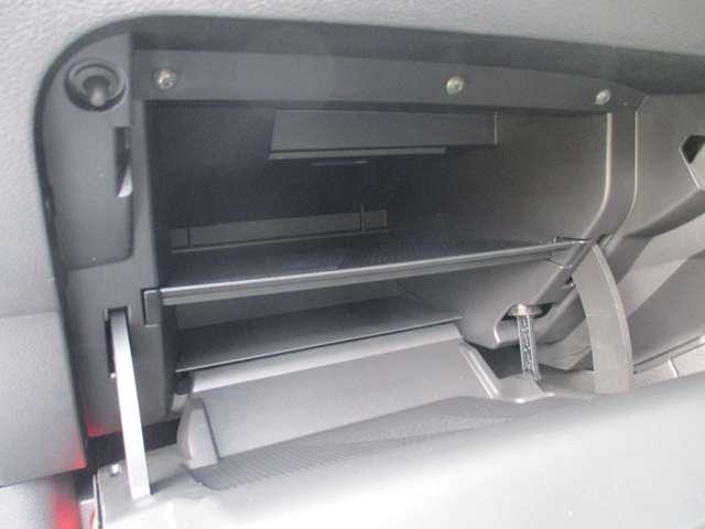 オーラ １．２　Ｇ　レザーエディション　日産純正メモリーナビ　プロパイロット　スマ－トキ－　整備記録簿　盗難防止装置　ＥＴＣ車載器　ＡＨＢ　元試乗車　ナビ　追従式クルーズコントロール　レーンキープ　アルミホイール　エアバッグ　エアコン（41枚目）