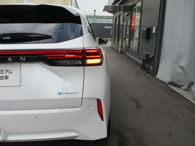 オーラ １．２　Ｇ　レザーエディション　日産純正メモリーナビ　プロパイロット　スマ－トキ－　整備記録簿　盗難防止装置　ＥＴＣ車載器　ＡＨＢ　元試乗車　ナビ　追従式クルーズコントロール　レーンキープ　アルミホイール　エアバッグ　エアコン（60枚目）