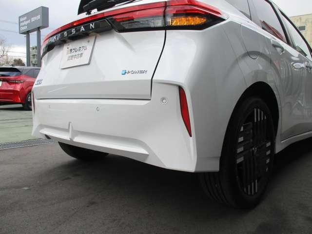 オーラ １．２　Ｇ　レザーエディション　日産純正メモリーナビ　プロパイロット　スマ－トキ－　整備記録簿　盗難防止装置　ＥＴＣ車載器　ＡＨＢ　元試乗車　ナビ　追従式クルーズコントロール　レーンキープ　アルミホイール　エアバッグ　エアコン（61枚目）