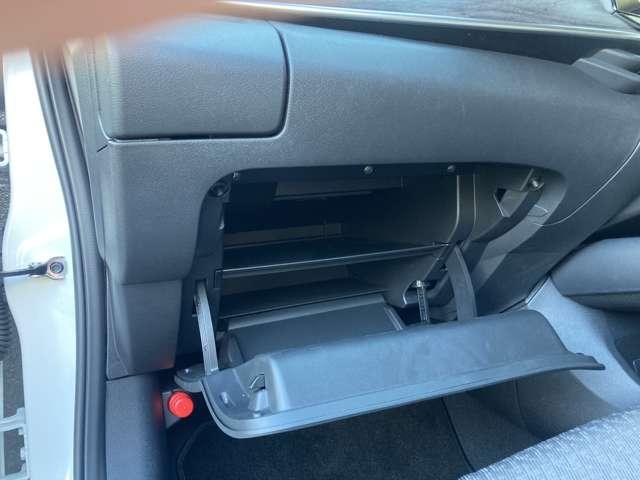 オーラ １．２　Ｇ　プロパイロット　サイド・カーテンエアバック　衝突被害軽減ブレーキ　踏み間違い防止　アラウンドモニター　ＬＥＤヘッドライト　純正メモリーナビ　ＥＴＣ２．０　インテリキー　スマートミラー　ＳＯＳコール（40枚目）