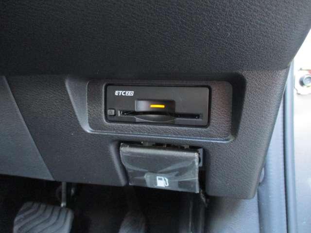 �����ɂd�s�b�t���Ă���܂��B�������H�̗��������X�C�X�C��@�d�s�b�J�[�h�̐\�����݂͓��Y�J�[�h���������߁I�I�I�u���S�v�u���g�N�v�u�֗��v�ŊF���܂̃J�[���C�t���T�|�[�g������T���ڂ̃J�[�h�ł��B