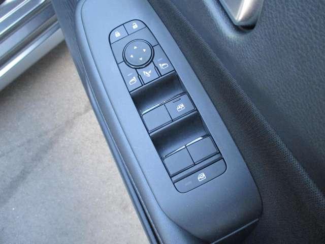 �W���h�A���b�N�{�^����E�B���h�E���b�N�{�^���A�e�h�A�̓p���[�E�B���h�E�t���ł��I