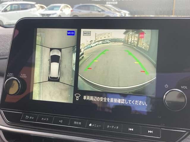 ���Ԃ�^�ォ�猩���낷�悤�ɉf���o���̂Ŏ��͂̏󋵂�������A���E���h�r���[���j�^�[���ځB�t�����g�J�����Ƃ��Ă��g�p�ł��܂��B�Ԍɓ���Ȃǋ��Ȑl�̗���ɂȂ鏕���l�ł��B