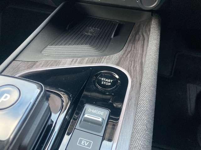 �y�C���e���W�F���g�L�[�z�@�h�A���b�N�̊J��G���W���X�^�[�g�̑���܂ł��{�^���ЂƂłn�j�Ȃ�ł��B���������ŁA���肪�ǂ����Ă��鎞���L�[���|�P�b�g�ɓ���Ă���΃{�^����Ńh�A���b�N���J�o���܂���