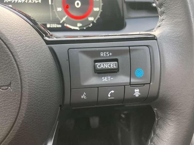 ���v���p�C���b�g���^�]�x���̐��ҁI�������H�ł̒P���ȏa�ؑ��s�ƒ����Ԃ̏��q���s�̂Q�̃V�[���ŁA�h���C�o�[�ɑ����ăA�N�Z���A�u���[�L�A�X�e�A�����O�������Ő��䂵�Ă���܂��I