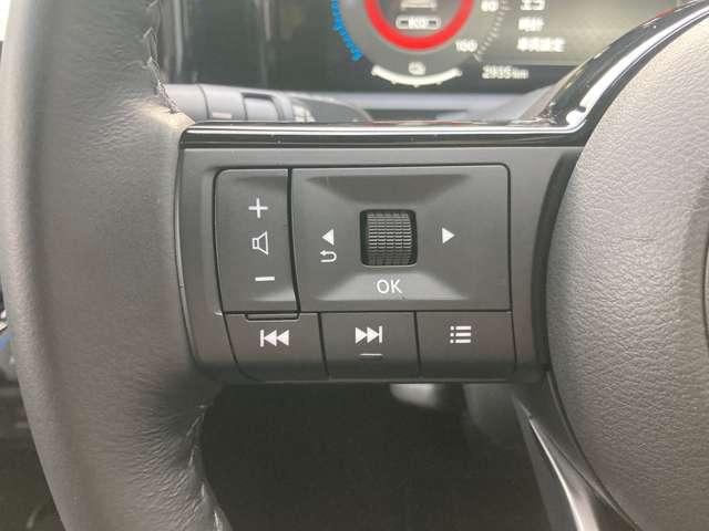 �茳�ŃI�[�f�B�I����ł��܂��B�I�[�f�B�I�̖{�̂̃p�l���𑀍삷��Ƃǂ����Ă����j�^�[�Ɏw��Ȃǂ��t���Č��\�C�ɂȂ�܂��񂩁H�茳�̃X�C�b�`�ő��삷��Ή�ʂ��������ƂȂ�����ł��܂���B