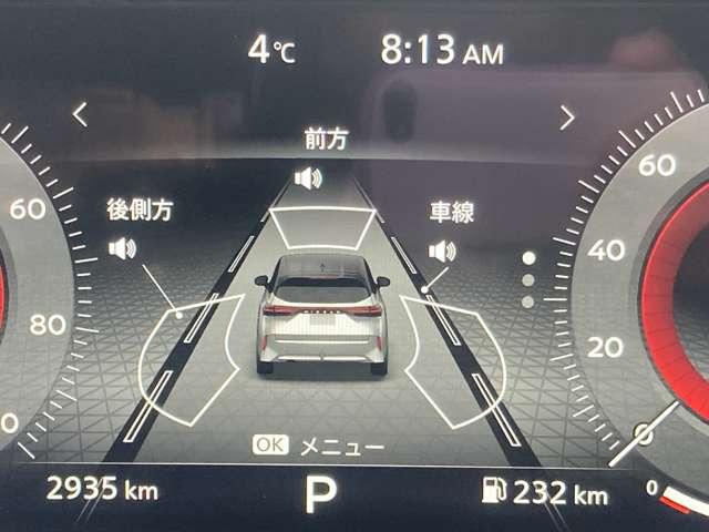 �ԗ��̊e��ݒ�̓X�e�A�����O�X�C�b�`�Ŗڐ������炳������ł��܂��B