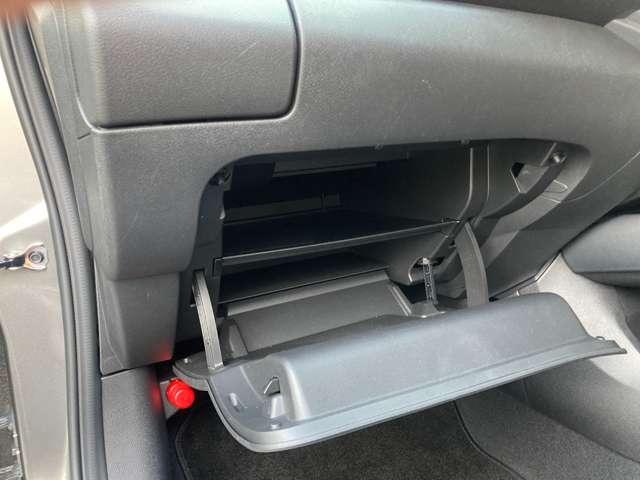 �����Ղ���[�ł���Q�i���̃O���[�u�{�b�N�X���g������ǂ��ł�