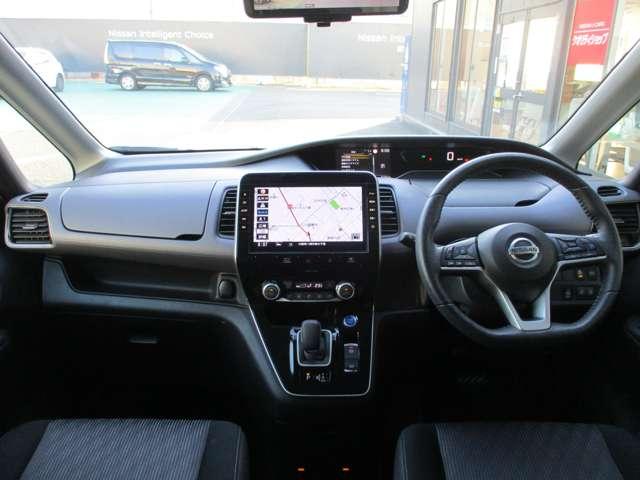 セレナ １．２　ｅ－ＰＯＷＥＲ　ハイウェイスター　Ｖ　プロパイロット　サイド・カーテンエアバック　アラウンドモニター　ＬＥＤヘッドライト　Ｗエアコン　フロントシートヒーター　ハンドルヒーター　寒冷地仕様　純正ディーラーナビ　両側電動スライドドア（4枚目）