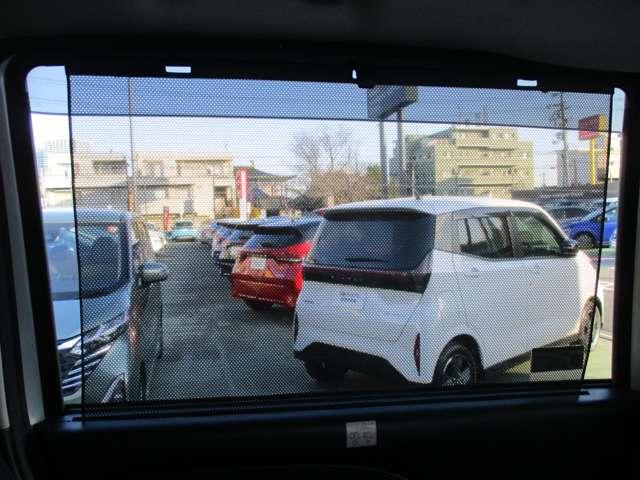 セレナ １．２　ｅ－ＰＯＷＥＲ　ハイウェイスター　Ｖ　プロパイロット　サイド・カーテンエアバック　アラウンドモニター　ＬＥＤヘッドライト　Ｗエアコン　フロントシートヒーター　ハンドルヒーター　寒冷地仕様　純正ディーラーナビ　両側電動スライドドア（53枚目）