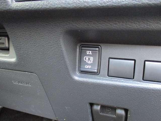 ��Ȃ̃X���C�h�h�A�͉^�]�Ȃ���w��{�ŊJ�\�ł��B����ɊO����͑��ŊJ�ł���I�[�g�n���Y�t���[�X���C�h�h�A�t���Ȃ̂ŗ��肪�ӂ������Ă��Ă����v�ł��B