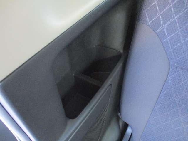 ��ȃV�[�g�T�C�h�ɂ��y�b�g�{�g���z���_�[������܂��̂Ń����O�h���C�u�����K�ł�