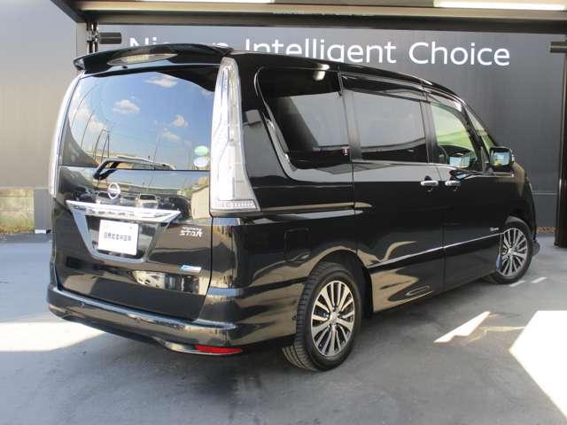 セレナ ＨＷＳＶエアロモード＋セフティＳハイブリッドアドバンスド　衝突被害軽減ブレーキ　踏み間違い防止　後席モニター　クルーズコントロール　アラウンドモニター　Ｗエアコン　両側電動スライドドア　パイオニア製８インチメモリーナビ　ＬＥＤヘッドライト（4枚目）