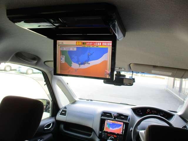 セレナ ＨＷＳＶエアロモード＋セフティＳハイブリッドアドバンスド　衝突被害軽減ブレーキ　踏み間違い防止　後席モニター　クルーズコントロール　アラウンドモニター　Ｗエアコン　両側電動スライドドア　パイオニア製８インチメモリーナビ　ＬＥＤヘッドライト（8枚目）