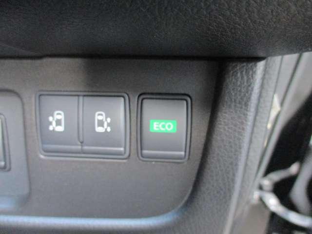 セレナ ＨＷＳＶエアロモード＋セフティＳハイブリッドアドバンスド　衝突被害軽減ブレーキ　踏み間違い防止　後席モニター　クルーズコントロール　アラウンドモニター　Ｗエアコン　両側電動スライドドア　パイオニア製８インチメモリーナビ　ＬＥＤヘッドライト（19枚目）