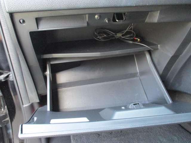 セレナ ＨＷＳＶエアロモード＋セフティＳハイブリッドアドバンスド　衝突被害軽減ブレーキ　踏み間違い防止　後席モニター　クルーズコントロール　アラウンドモニター　Ｗエアコン　両側電動スライドドア　パイオニア製８インチメモリーナビ　ＬＥＤヘッドライト（30枚目）