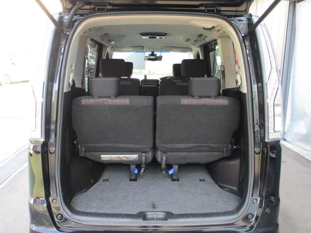 セレナ ＨＷＳＶエアロモード＋セフティＳハイブリッドアドバンスド　衝突被害軽減ブレーキ　踏み間違い防止　後席モニター　クルーズコントロール　アラウンドモニター　Ｗエアコン　両側電動スライドドア　パイオニア製８インチメモリーナビ　ＬＥＤヘッドライト（35枚目）