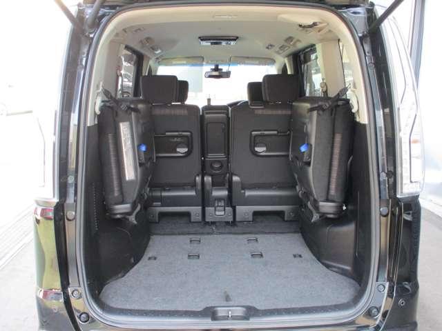 セレナ ＨＷＳＶエアロモード＋セフティＳハイブリッドアドバンスド　衝突被害軽減ブレーキ　踏み間違い防止　後席モニター　クルーズコントロール　アラウンドモニター　Ｗエアコン　両側電動スライドドア　パイオニア製８インチメモリーナビ　ＬＥＤヘッドライト（37枚目）