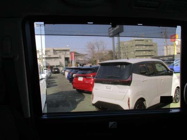 セレナ ＨＷＳＶエアロモード＋セフティＳハイブリッドアドバンスド　衝突被害軽減ブレーキ　踏み間違い防止　後席モニター　クルーズコントロール　アラウンドモニター　Ｗエアコン　両側電動スライドドア　パイオニア製８インチメモリーナビ　ＬＥＤヘッドライト（41枚目）