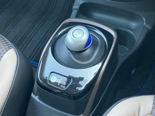 ノート １．２　ｅ－ＰＯＷＥＲ　メダリスト　ワンオーナー　クルーズコントロール　衝突被害軽減ブレーキ　踏み間違い防止　アラウンドモニター　ＥＴＣ２．０　純正ディーラーナビ　ＬＥＤヘッドライト　ハイビームアシスト　スマートルームミラー（12枚目）