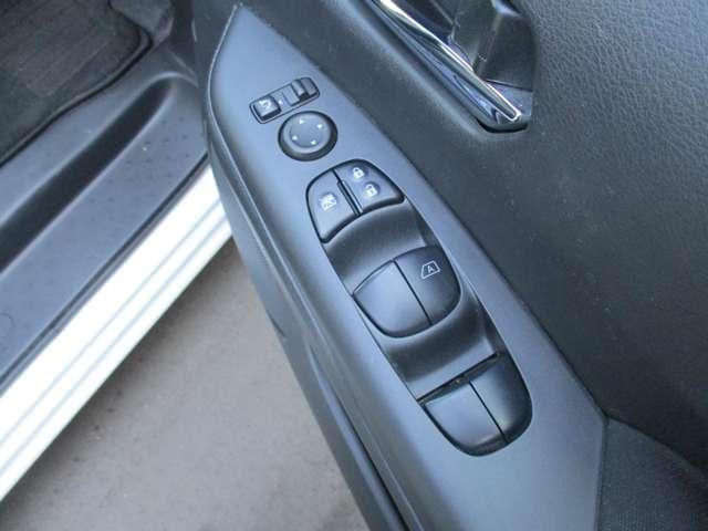 セレナ ハイウェイスターＶ　ワンオーナー　クルーズコントロール　サイド・カーテンエアバック　衝突被害軽減ブレーキ　踏み間違い防止　アラウンドモニター　ＬＥＤヘッドライト　純正ディーラーナビ　ＥＴＣ２．０　両側電動スライドドア（31枚目）