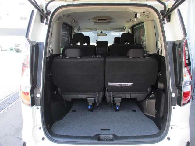 セレナ ハイウェイスターＶ　ワンオーナー　クルーズコントロール　サイド・カーテンエアバック　衝突被害軽減ブレーキ　踏み間違い防止　アラウンドモニター　ＬＥＤヘッドライト　純正ディーラーナビ　ＥＴＣ２．０　両側電動スライドドア（40枚目）