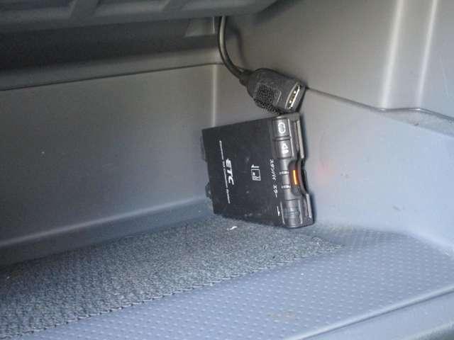 �����ɂd�s�b�t���Ă���܂��B�������H�̗��������X�C�X�C��@�d�s�b�J�[�h�̐\�����݂͓��Y�J�[�h���������߁I�I�I�u���S�v�u���g�N�v�u�֗��v�ŊF���܂̃J�[���C�t���T�|�[�g������T���ڂ̃J�[�h�ł��B