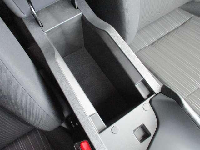 ノート １．２　Ｘ　サイド・カーテンエアバック　衝突被害軽減ブレーキ　踏み間違い防止　純正ディーラーナビ　純正ドライブレコーダー　ＬＥＤヘッドライト　ＥＴＣ　ハイビームアシスト　車線逸脱警報（19枚目）