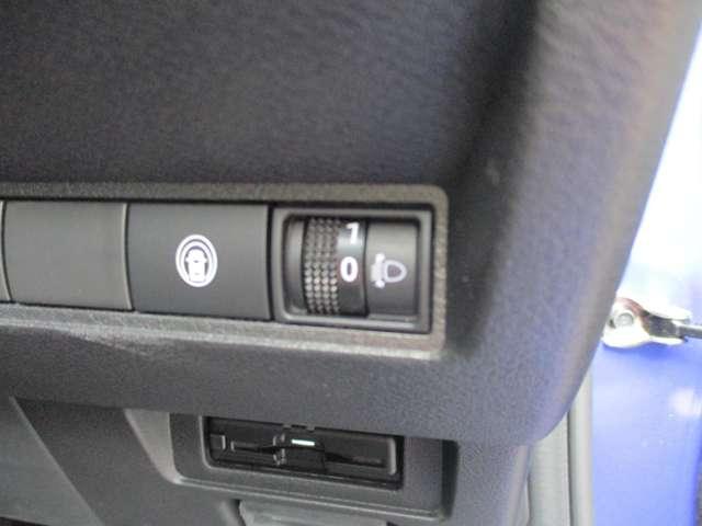 ノート １．２　Ｘ　サイド・カーテンエアバック　衝突被害軽減ブレーキ　踏み間違い防止　純正ディーラーナビ　純正ドライブレコーダー　ＬＥＤヘッドライト　ＥＴＣ　ハイビームアシスト　車線逸脱警報（26枚目）