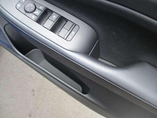 ノート １．２　Ｘ　サイド・カーテンエアバック　衝突被害軽減ブレーキ　踏み間違い防止　純正ディーラーナビ　純正ドライブレコーダー　ＬＥＤヘッドライト　ＥＴＣ　ハイビームアシスト　車線逸脱警報（30枚目）