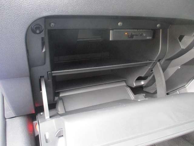 ノート １．２　Ｘ　サイド・カーテンエアバック　衝突被害軽減ブレーキ　踏み間違い防止　純正ディーラーナビ　純正ドライブレコーダー　ＬＥＤヘッドライト　ＥＴＣ　ハイビームアシスト　車線逸脱警報（33枚目）