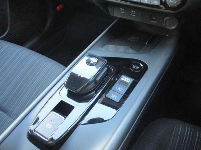 ノート １．２　Ｘ　プロパイロット　サイド・カーテンエアバック　衝突被害軽減ブレーキ　踏み間違い防止　アラウンドモニター　ＥＴＣ　２．０　メーカーナビ　アップルカープレイ　ＬＥＤヘッドライト　ＳＯＳコール（12枚目）