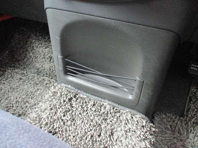 ���i�g���̏����ނ����[�ł���֗��Ȏ��[�X�y�[�X����������p�ӂ���Ă��܂�