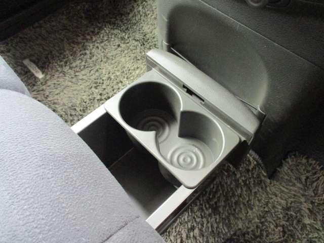 �O�ȃV�[�g�̉��ɂ͈����o�����̏���������X�y�[�X���������܂��B