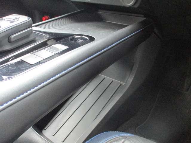 ノート １．２　ＡＵＴＥＣＨ　日産純正メモリーナビ　プロパイロット　ハイビームアシスト　踏み間違い衝突防止　ＬＫＡＳ　レーダークルーズコントロール　Ｂモニター　フルセグ　シートヒータ　ＬＥＤヘッドライト　スマートキー　記録簿（19枚目）