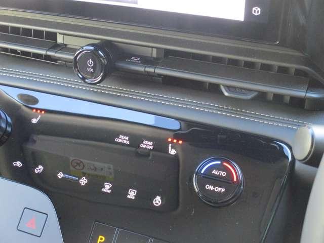 セレナ １．４　ｅ－ＰＯＷＥＲ　ハイウェイスターＶ　日産純正メーカーナビ　誤発進抑制　地デジ　フルオートエアコン　ＡＢＳ　展示試乗車　バックモニター　ＬＤＰ　追従クルーズ　サイドカメラ　３列シート　ナビＴＶ　アルミホイール　ドライブレコーダ　記録簿（18枚目）