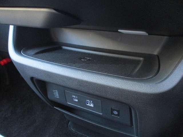 セレナ １．４　ｅ－ＰＯＷＥＲ　ハイウェイスターＶ　日産純正メーカーナビ　誤発進抑制　地デジ　フルオートエアコン　ＡＢＳ　展示試乗車　バックモニター　ＬＤＰ　追従クルーズ　サイドカメラ　３列シート　ナビＴＶ　アルミホイール　ドライブレコーダ　記録簿（21枚目）