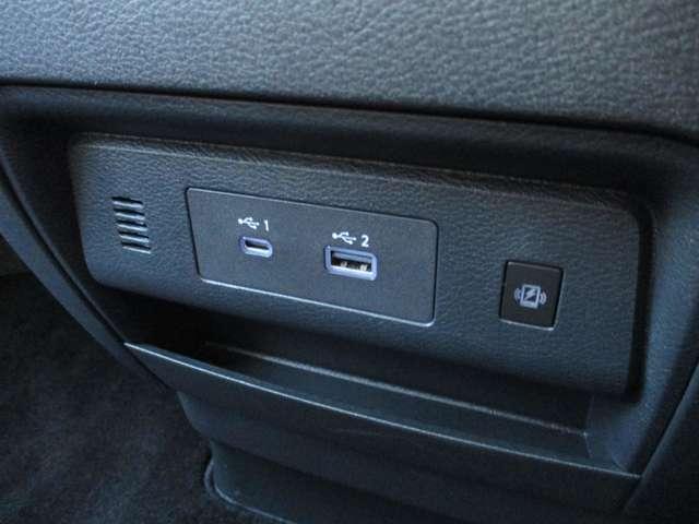 セレナ １．４　ｅ－ＰＯＷＥＲ　ハイウェイスターＶ　日産純正メーカーナビ　誤発進抑制　地デジ　フルオートエアコン　ＡＢＳ　展示試乗車　バックモニター　ＬＤＰ　追従クルーズ　サイドカメラ　３列シート　ナビＴＶ　アルミホイール　ドライブレコーダ　記録簿（22枚目）