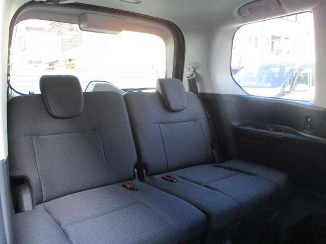 セレナ １．４　ｅ－ＰＯＷＥＲ　ハイウェイスターＶ　日産純正メーカーナビ　誤発進抑制　地デジ　フルオートエアコン　ＡＢＳ　展示試乗車　バックモニター　ＬＤＰ　追従クルーズ　サイドカメラ　３列シート　ナビＴＶ　アルミホイール　ドライブレコーダ　記録簿（44枚目）