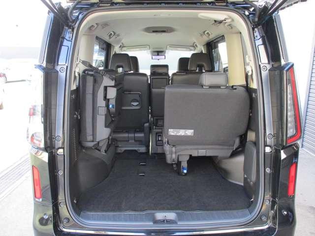 セレナ １．４　ｅ－ＰＯＷＥＲ　ハイウェイスターＶ　日産純正メーカーナビ　誤発進抑制　地デジ　フルオートエアコン　ＡＢＳ　展示試乗車　バックモニター　ＬＤＰ　追従クルーズ　サイドカメラ　３列シート　ナビＴＶ　アルミホイール　ドライブレコーダ　記録簿（46枚目）