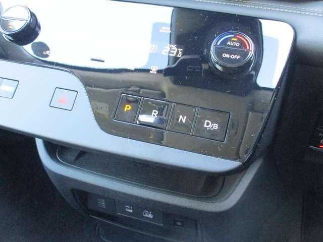 セレナ １．４　ｅ－ＰＯＷＥＲ　ハイウェイスターＶ　日産純正メーカーナビ　誤発進抑制　地デジ　フルオートエアコン　ＡＢＳ　展示試乗車　バックモニター　ＬＤＰ　追従クルーズ　サイドカメラ　３列シート　ナビＴＶ　アルミホイール　ドライブレコーダ　記録簿（13枚目）