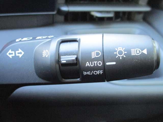 セレナ １．４　ｅ－ＰＯＷＥＲ　ハイウェイスターＶ　日産純正メーカーナビ　誤発進抑制　地デジ　フルオートエアコン　ＡＢＳ　展示試乗車　バックモニター　ＬＤＰ　追従クルーズ　サイドカメラ　３列シート　ナビＴＶ　アルミホイール　ドライブレコーダ　記録簿（19枚目）