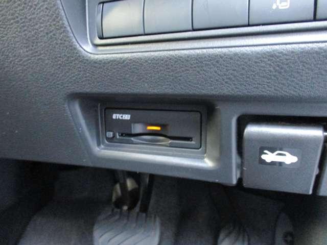 セレナ １．４　ｅ－ＰＯＷＥＲ　ハイウェイスターＶ　日産純正メーカーナビ　誤発進抑制　地デジ　フルオートエアコン　ＡＢＳ　展示試乗車　バックモニター　ＬＤＰ　追従クルーズ　サイドカメラ　３列シート　ナビＴＶ　アルミホイール　ドライブレコーダ　記録簿（35枚目）