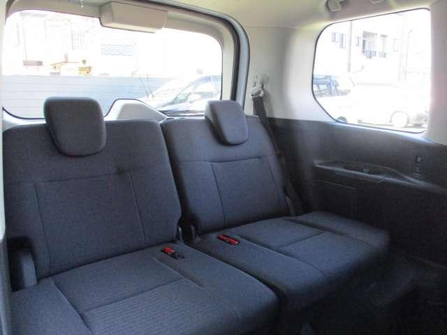 セレナ １．４　ｅ－ＰＯＷＥＲ　ハイウェイスターＶ　日産純正メーカーナビ　誤発進抑制　地デジ　フルオートエアコン　ＡＢＳ　展示試乗車　バックモニター　ＬＤＰ　追従クルーズ　サイドカメラ　３列シート　ナビＴＶ　アルミホイール　ドライブレコーダ　記録簿（42枚目）